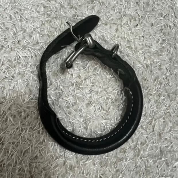 디스퀘어드 레더팔찌