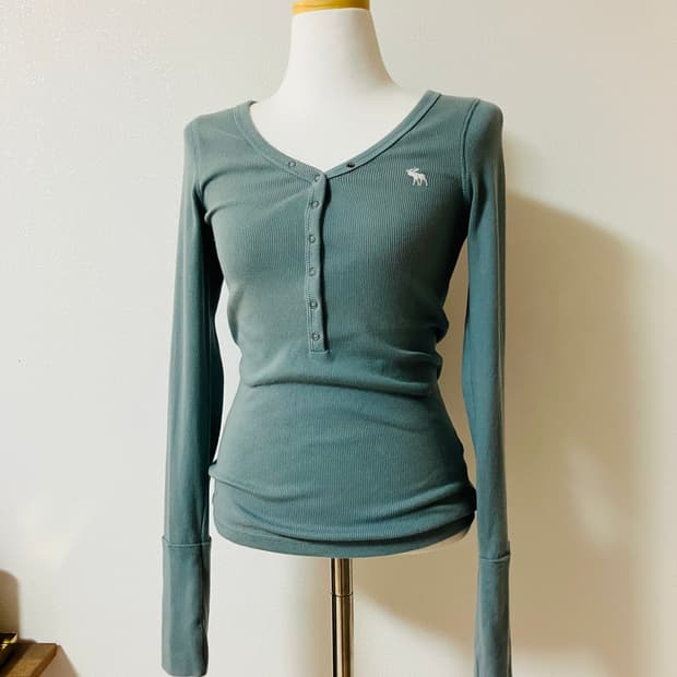 아베크롬비 골지티 헨리넥티 롱슬리브티 딱붙핏 xs