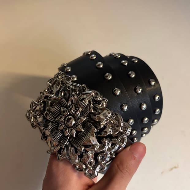 플라워 오너먼트 스터드 레더 벨트