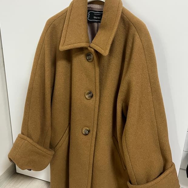 모데스트무드 잔느 코트 카멜색