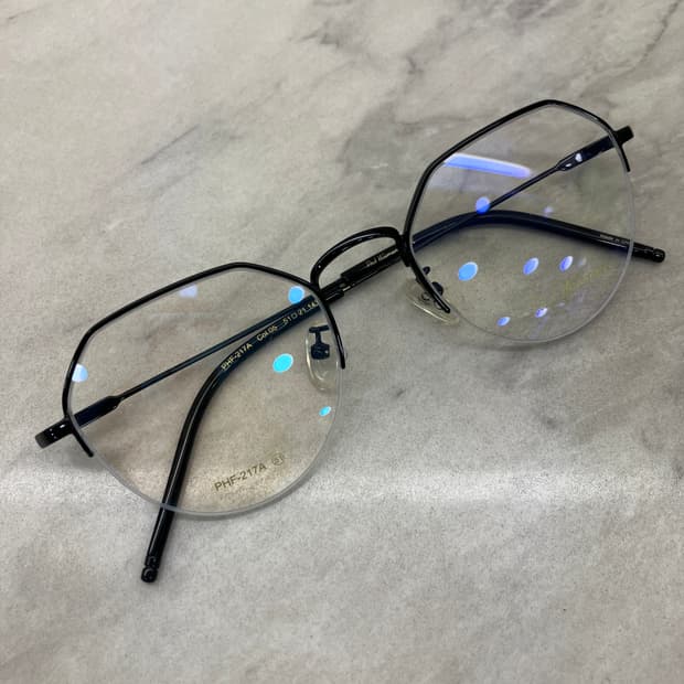 B40 폴 휴먼 Paul hueman 블랙 라운드 반무테 안경