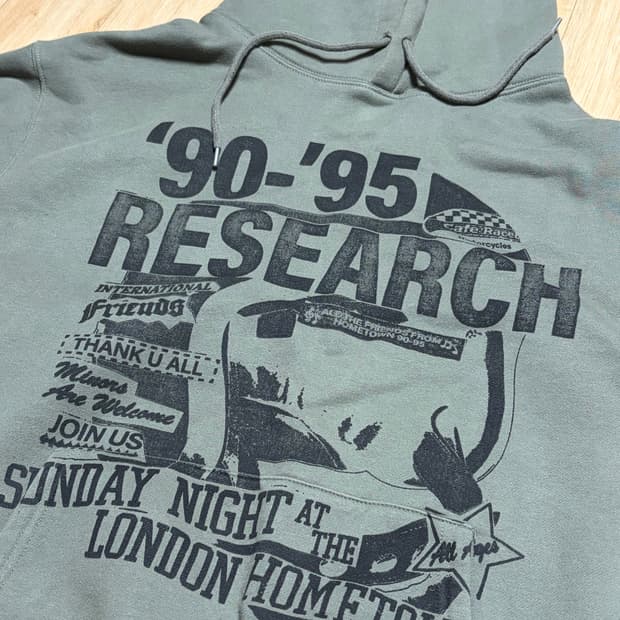 비바스튜디오 후드티