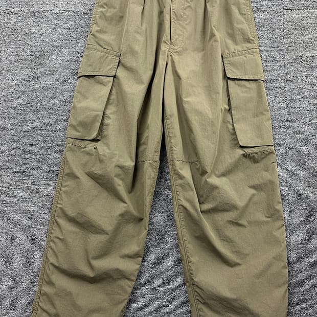 유니클로 U 와이드핏 파라슈트 카고팬츠 M