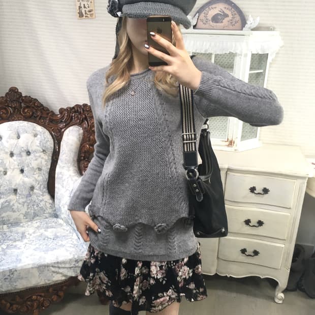 jpn vintage gray crochet flower layered 