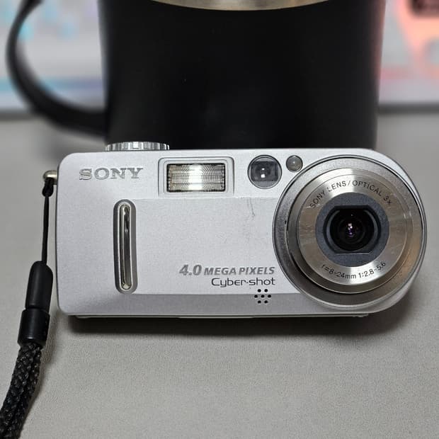 소니 사이버샷 P9 필카 감성 디카