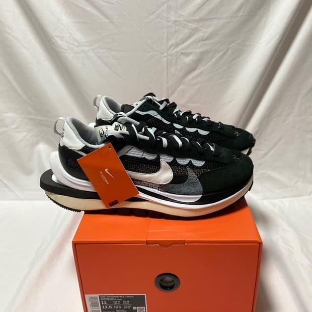 나이키 사카이 베이퍼와플 검흰(나이키코리아탭,새상품,290사이즈)