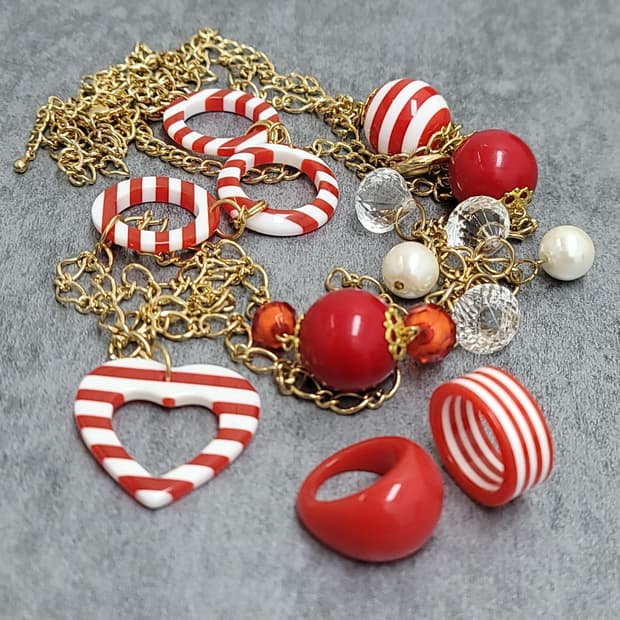 unique necklace set