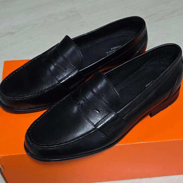 락포트 클래식 페니 로퍼 