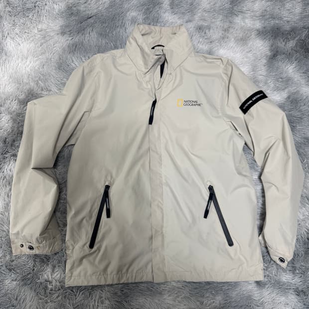 내셔널지오그래픽  경량 바람막이 L사이즈 