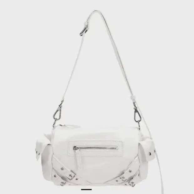다이닛 스터드 stud pocket bag ivory 아이보리 가방