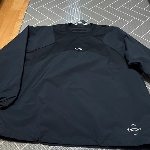 오클리 윈트브레이커 맨투맨