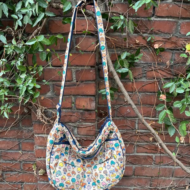 버섯마을 크로스백