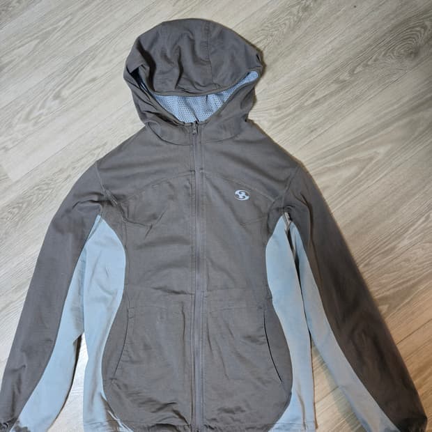 산산기어 푸마 리버시블 후드집업 1