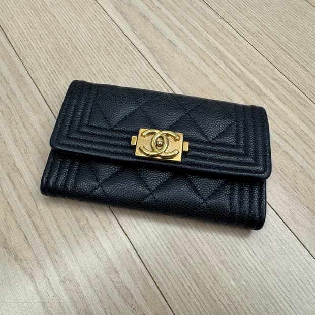 샤넬 보이 금장 카드지갑 똑딱이 블랙