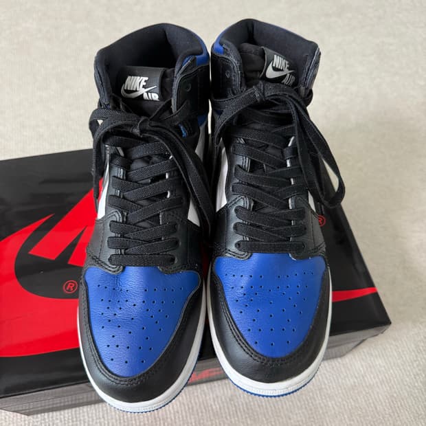 나이키 에어조던1 로얄토