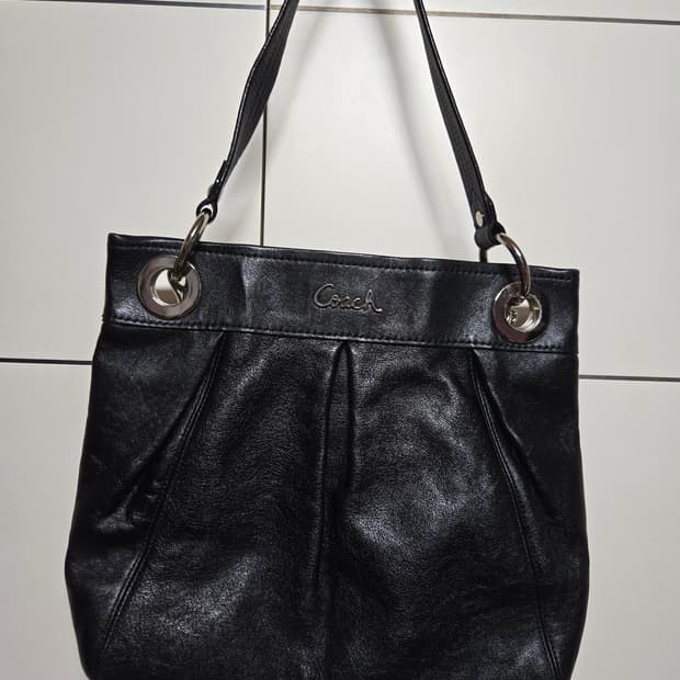 코치 에슐리 레더 히피백 숄더백
