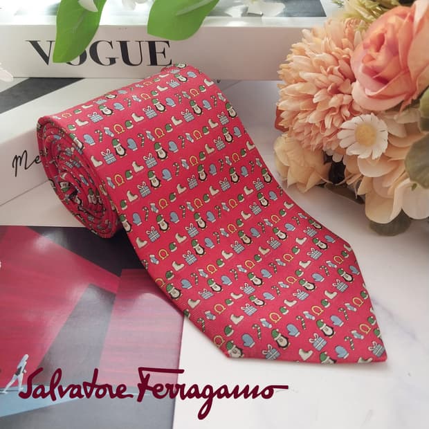 살바토레 페라가모 실크 크리스마스 모티브 넥타이 8cm A등급 k2017