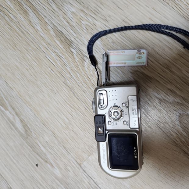 소니 dsc p8디지털카메라