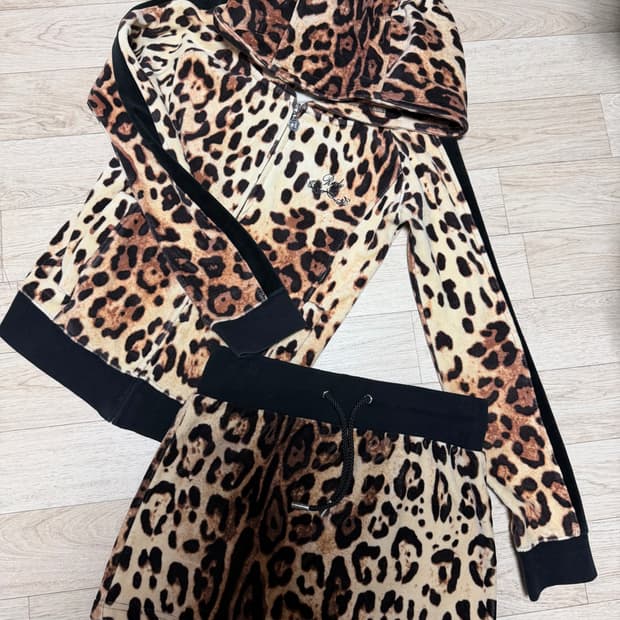 Rady 갸루 레오파드 벨벳 트레이닝 스커트 셋업