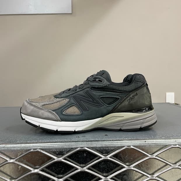 뉴발란스 990v4 메이드 인 USA 그레이 블랙 260 (gr-5565