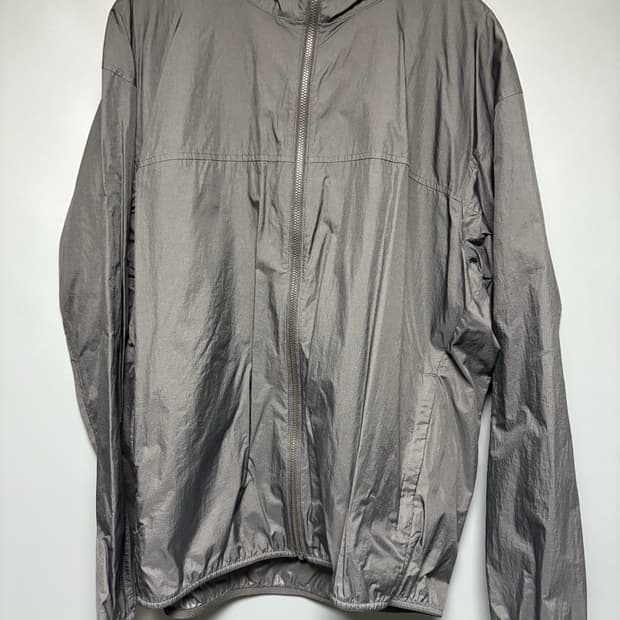 유니클로 UV 바람막이