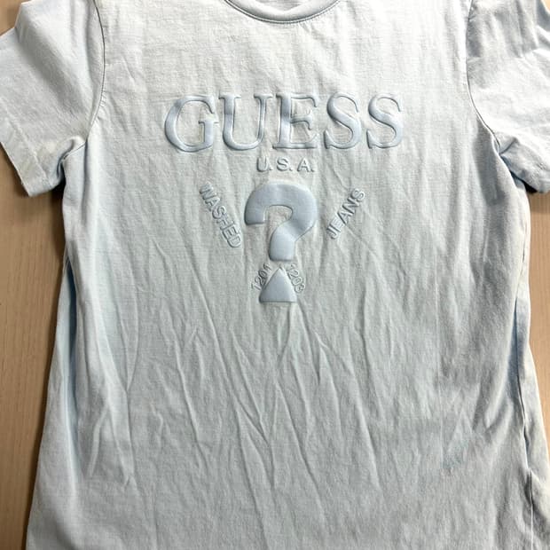 게스 블루 반팔