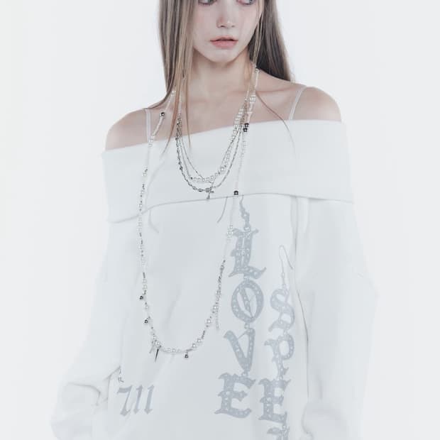 페인오어플레져 오프숄더 스웻셔츠 새상품 4/20까지만판매