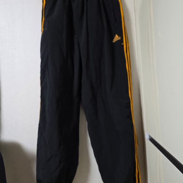 아디다스 검정 노랑 삼선 트레이닝 트랙팬츠