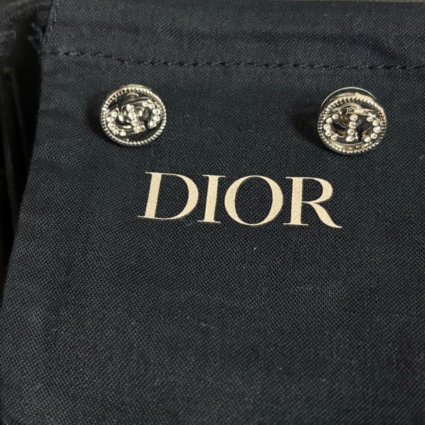 디올 정품 업사이클링 실버 크리스탈 라운드 귀걸이