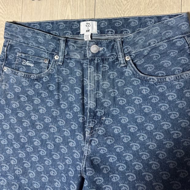 H&M x Disney 100th 모노그램 데님 팬츠 31/30