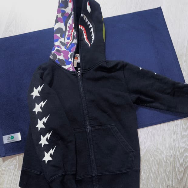 베이프키즈 샤크 홍콩10주년 후드집업