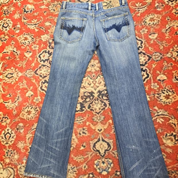 디젤(Diesel) 자탄(Zathan)부츠컷 데님팬츠