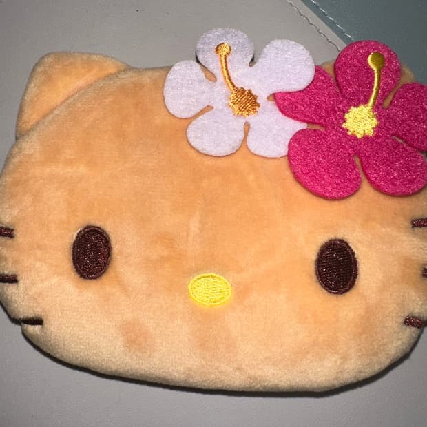 태닝키티 쿠지 동전지갑 헬로키티 산리오 태닝키티