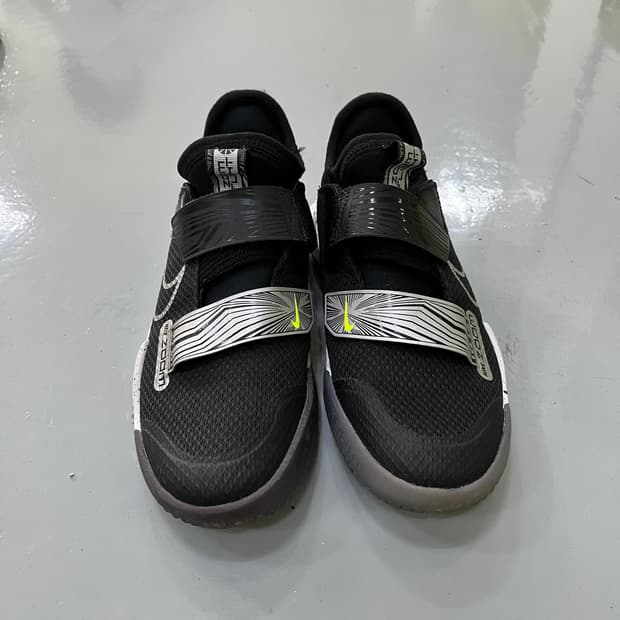 235 나이키 여성 줌플라이트 운동화 0406M