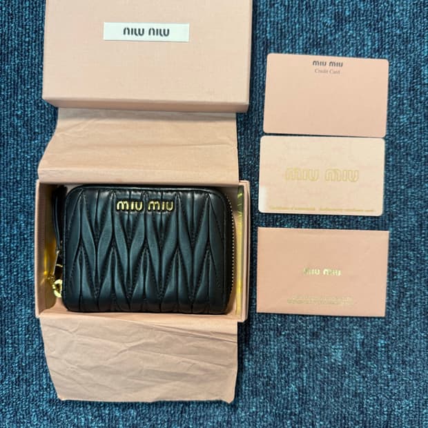 미우미우 동전 카드지갑