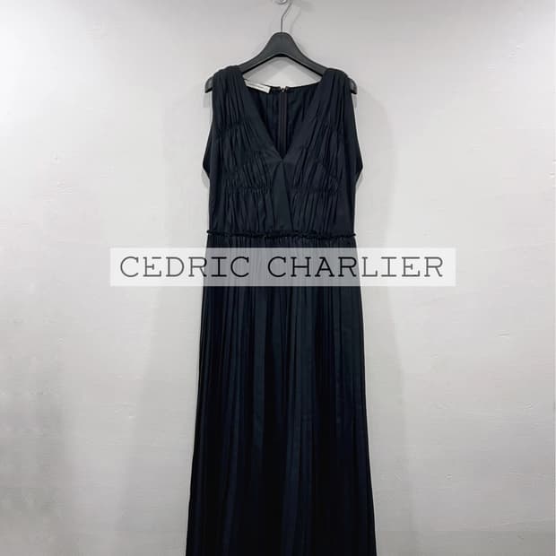 CEDRIC CHARLIER 세드릭 샬리에 블랙 원피스