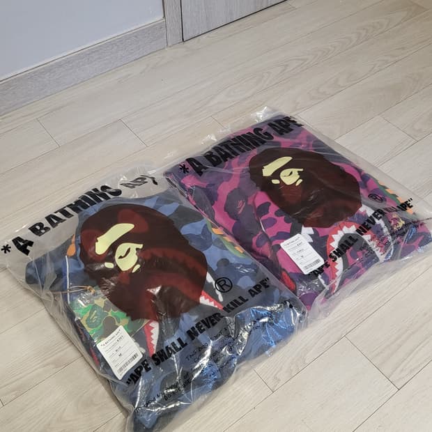 베이프 후드집업 일괄 판매합니다.