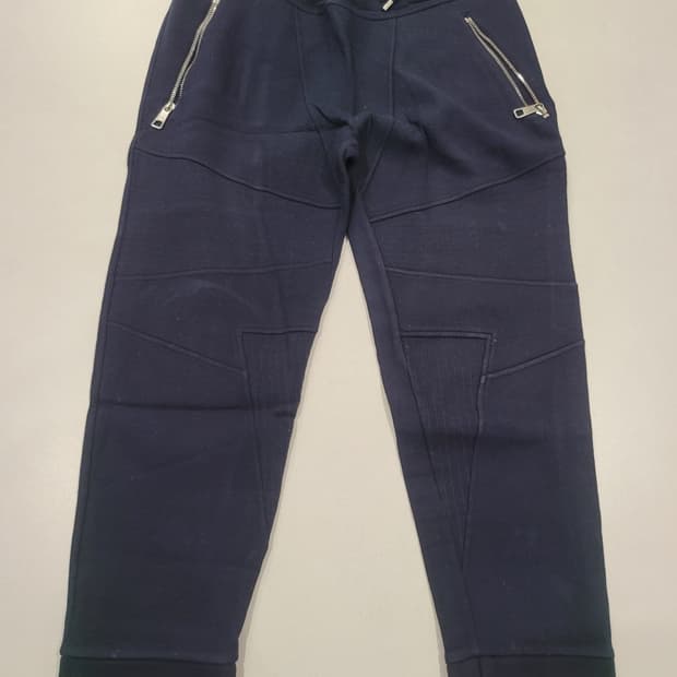 한끗 차이의 미학, 닐바렛 사선 지퍼 네오프렌 조거 팬츠 (네이비)