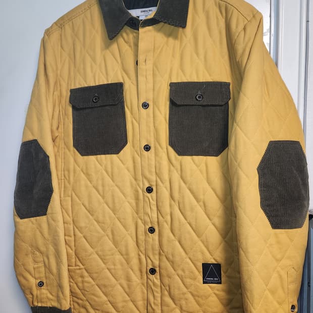 제너럴아이디어 코듀로이 배색 퀼팅 셔츠자켓 100