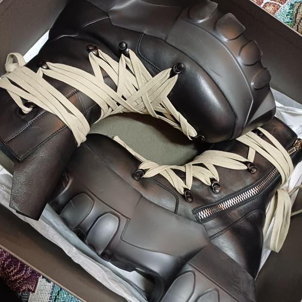 급히처분)릭오웬스 메가트랙터 부츠 39