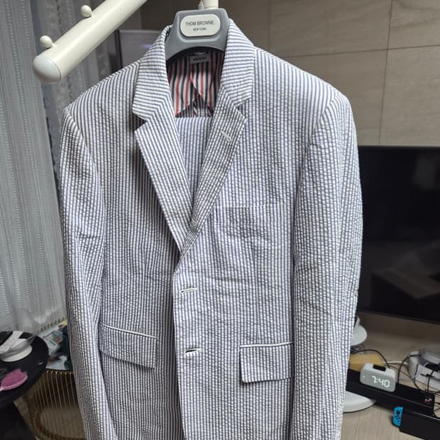 톰브라운 시어서커 셋업 수트