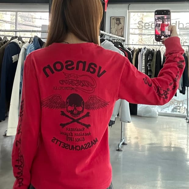 벤슨 스컬윙 레터링 롱슬리브긴팔티 레드