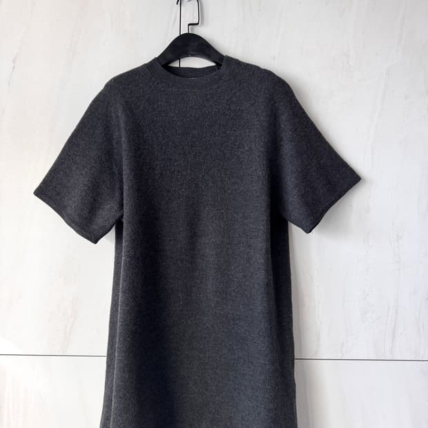 새상품 컨디션 COS 코스 울 100% 반팔 니트 원피스 XS