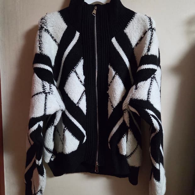 르니앤맥코이 다이아몬드 니트 집업 FF 새제품