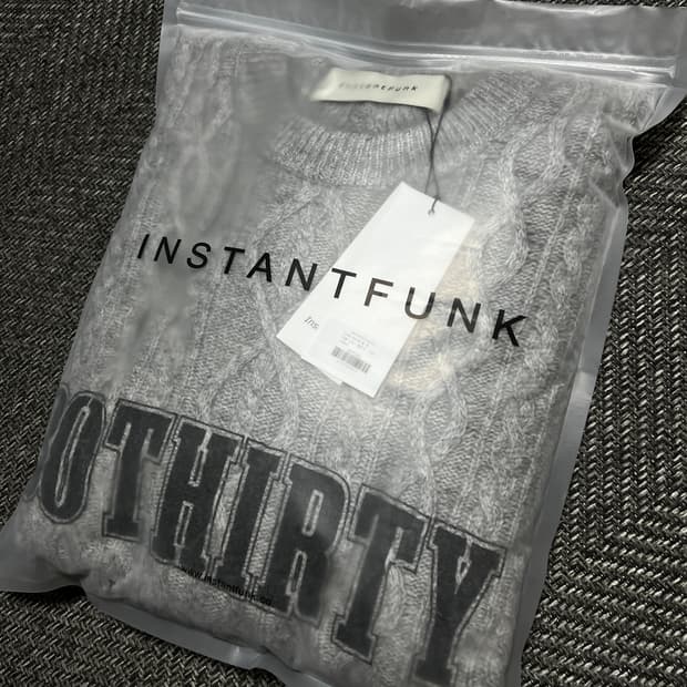 새상품/구할수없는/약30%저렴) 레터링케이블울니트 FREE/인스턴트펑크