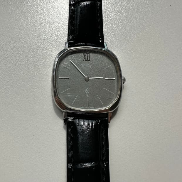 80s 세이코(seiko) 매우 이쁜 빈티지 탱크 쿼츠팝니다.