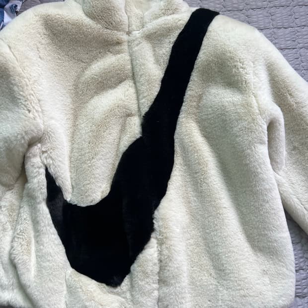 나이키 빅스우시 아이보리