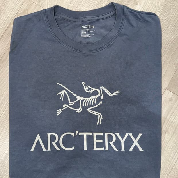 아크테릭스 반팔  M/M