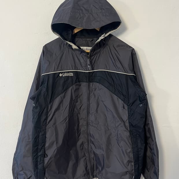 컬럼비아 윈드브레이커 