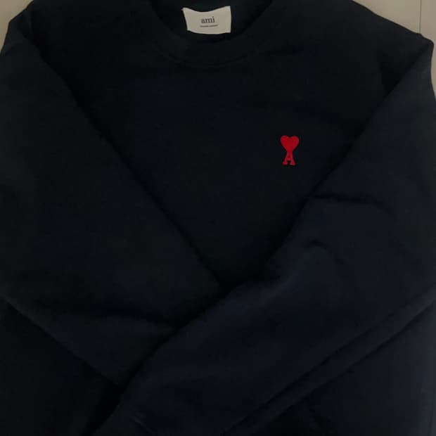 아미 스몰로고 맨투맨 네이비